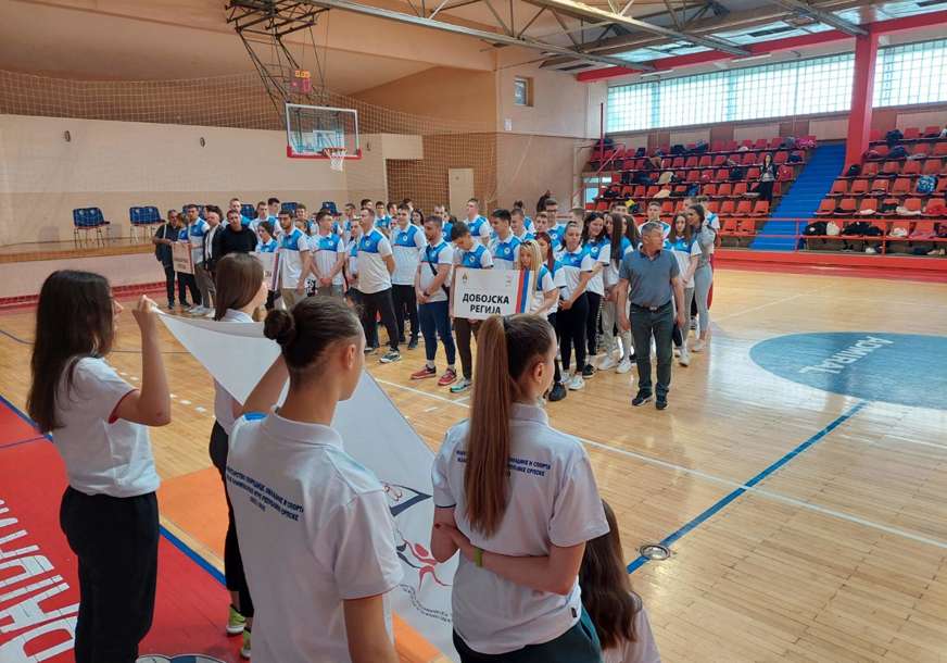 Učestvuje 300 učenika: Počelo Republičko finale Malih olimpijskih igara u košarci (FOTO)