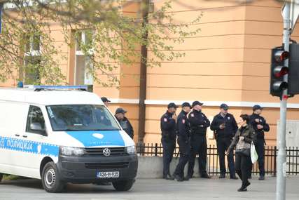 Masovna tuča u centru Banjaluke: Privedeno 5 osoba, jedna završila u UKC Srpske