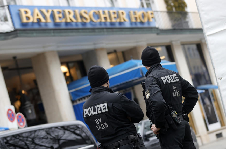 Incident u Njemačkoj usred dana: Ključem za vijke napao sveštenika na ulici