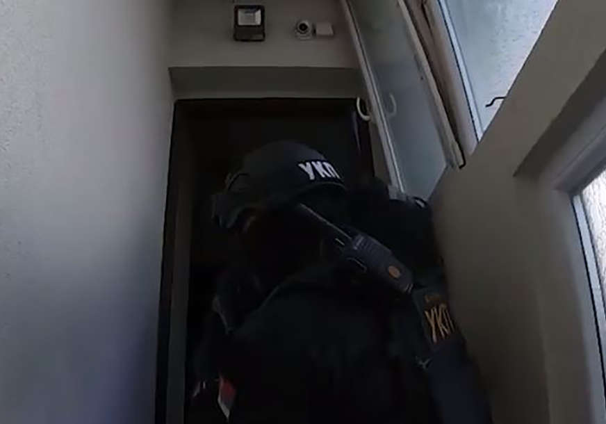 VELIKA POLICIJSKA AKCIJA Pogledajte kako specijalci hapse kriminalce (VIDEO)