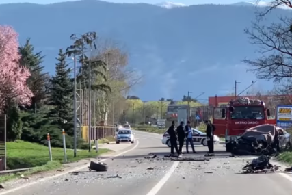 Detalji stravične nesreće kod Sarajeva: Jedna osoba poginula, među povrijeđenima ima i djece (VIDEO)