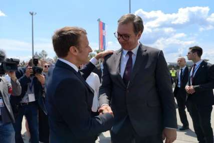 Vučić čestitao Makronu "Srbija i dalje ostaje posvećena jačanju odnosa sa Francuskom" (FOTO)