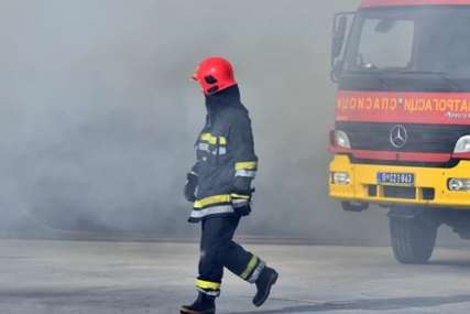 Požar kod Vukosavlja: Izgorjelo 800 bala sijena
