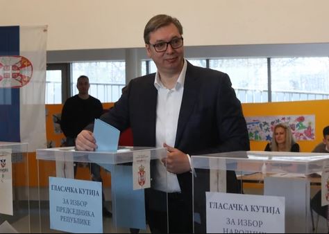 NA BIRALIŠTE DOŠAO SAM Na Novom Beogradu glasao Aleksandar Vučić