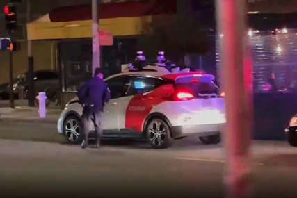 Policajci u neobičnoj potjeri: Zaustavili automobil zbog prekršaja, a VOZAČU NI TRAGA NI GLASA (VIDEO)