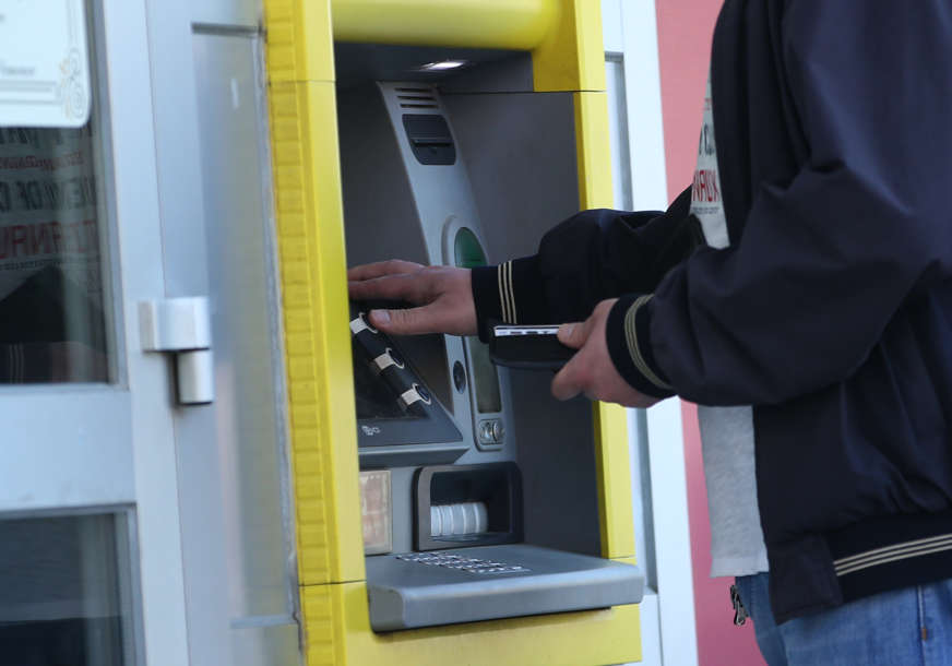 Pjevač pljačkao bankomate: Reper krao da bi finansirao spotove