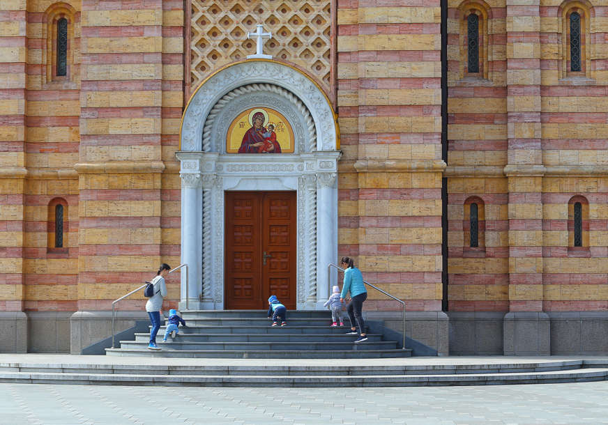 DANAS DUHOVI Srpska pravoslavna crkva proslavlja praznik Silaska Svetog Duha