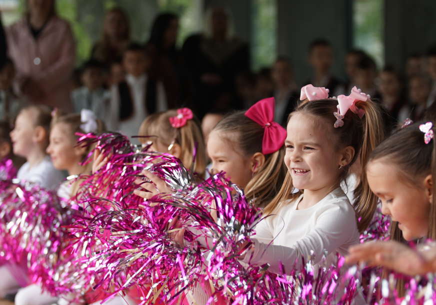 Najmlađi plesali i pjevali voljenoj Banjaluci: Mališani priredili bogat program u čast Dana grada (FOTO)
