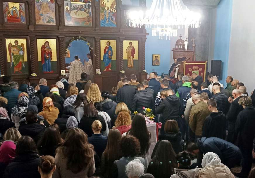 PRAZNIČNA TRADICIJA Brojni vjernici u hramovima proslavili Vaskrs u Krajini i Dalmaciji