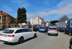 Prekinut saobraćaj u Gradiški: Pao sistem na graničnom prelazu u Hrvatskoj