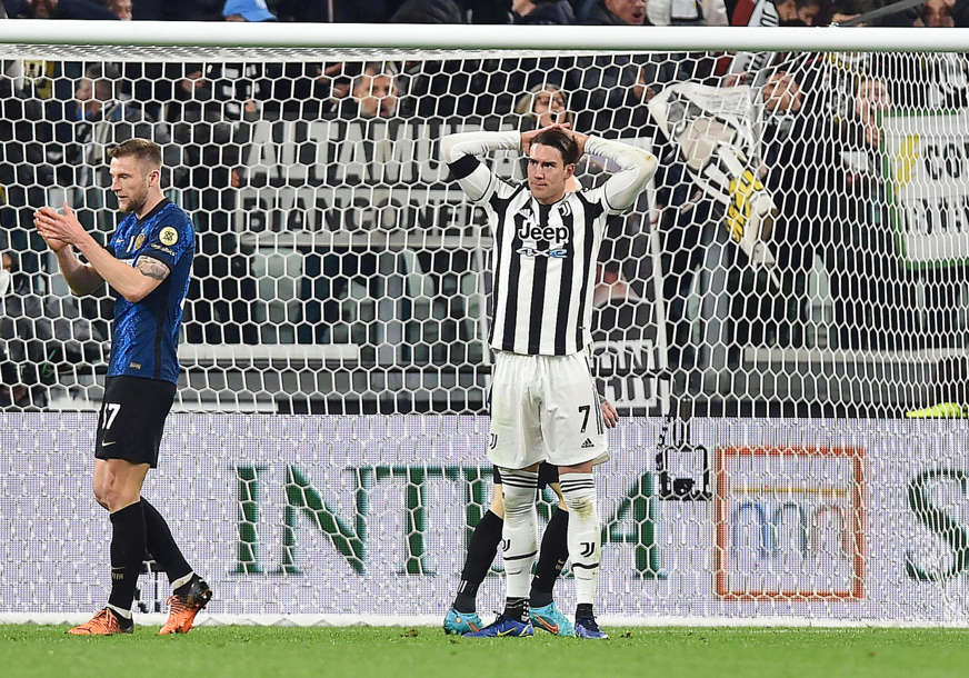 NAVIJAČI NEZADOVOLJNI Juventus predstavio novi dres i izazvao negativne komentare (VIDEO)