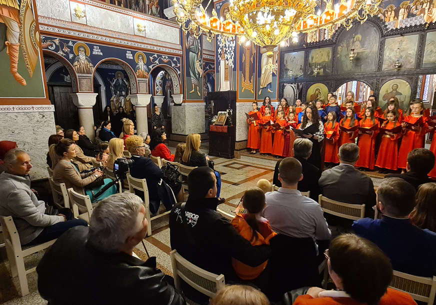 Vaskršnji koncert u Doboju: Dječiji crkveni hor "Javor“ uveselio sve prisutne (FOTO)