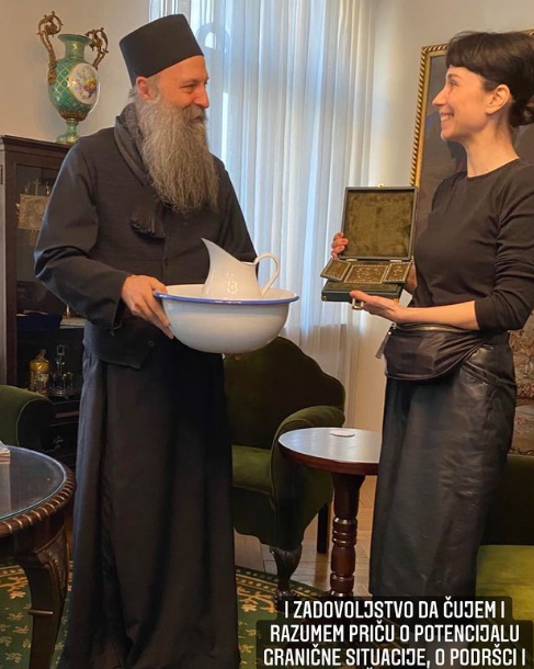 A za Porfirija LAVOR I BOKAL: Konstrakta posjetila patrijarha i darovala mu simboličan poklon, a i ona je nešto dobila (FOTO)