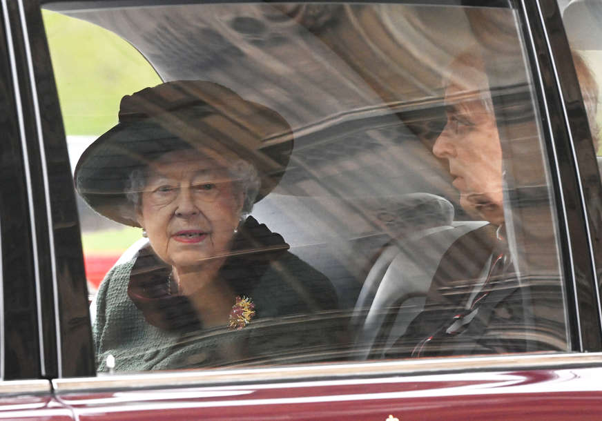 TEŠKO SE KREĆE Britanska kraljica Elizabeta neće prisustvovati službi uoči Uskrsa