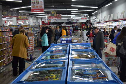 Otvoren hipermarket u Zvorniku: Robot najavljuje širenje prodajne mreže (FOTO)