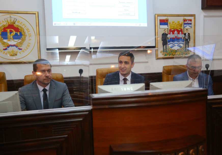 Da li će odbornici podržati poskupljenje karata: Pogledajte novi cjenovnik u gradskom i prigradskom prevozu (FOTO)
