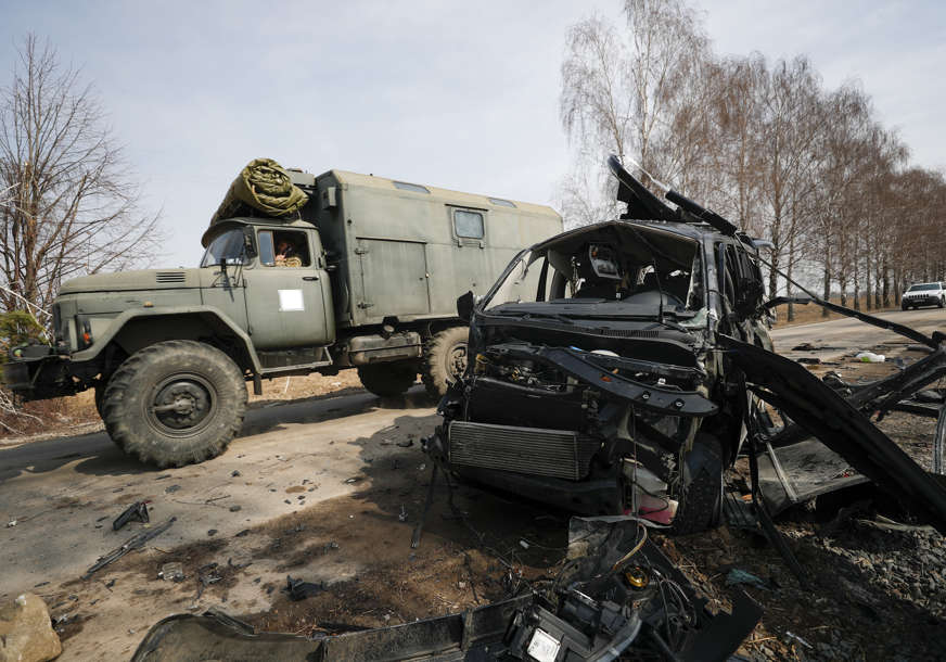 SNIMLJENI KONVOJI RAZLIČITIH VOZILA Nastavljeno djelimično povlačenje ruskih trupa oko Kijeva