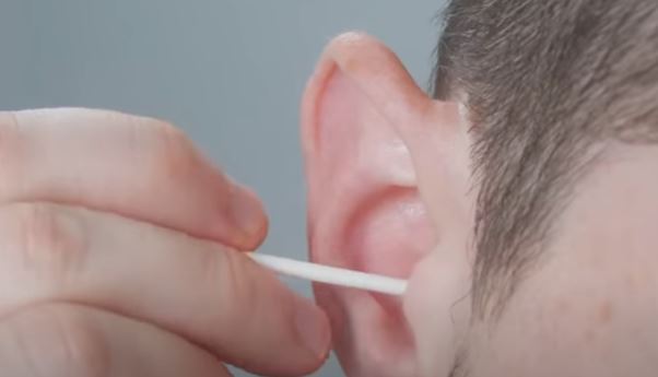 PRESTANITE ŠTO PRIJE Ljekari objasnili zašto je opasno da čistite uši štapićima, postoje alternativna rješenja