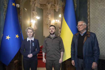 KORAK BLIŽE UNIJI Zelenski uručio šefu Delagacije EU u Ukrajini popunjen upitnik za članstvo