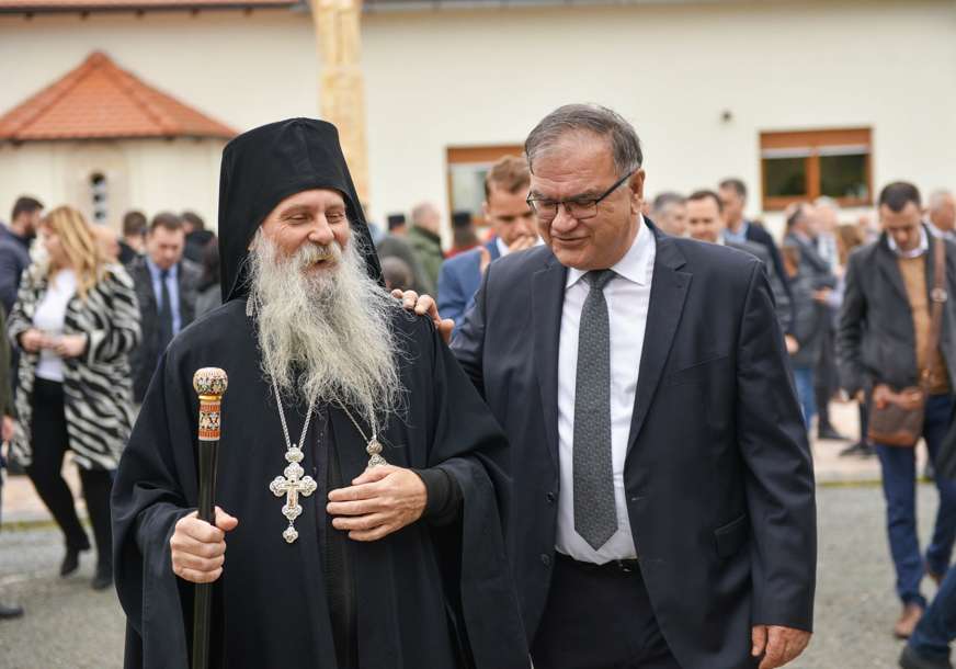 Ivanić posjetio srpsko stratište: Naša obaveza je da ne zaboravimo stradanja