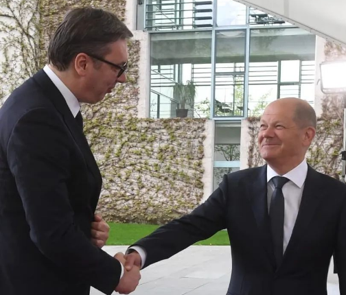 VUČIĆ SE SASTAO SA ŠOLCOM Predsednik Srbije i njemački kancelar razgovarali u četiri oka (FOTO)