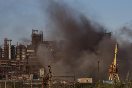 BORBE SE NASTAVLJAJU Ruske snage uništavaju infrastrukturu fabrike "Azovstalj"