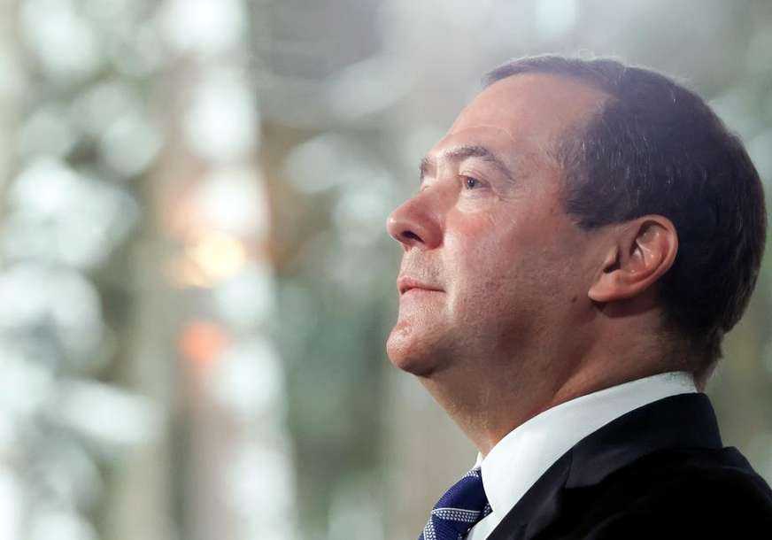 “Prakse iz prošlosti” Medvedev kritikuje Zapad zbog sankcija članovima porodica