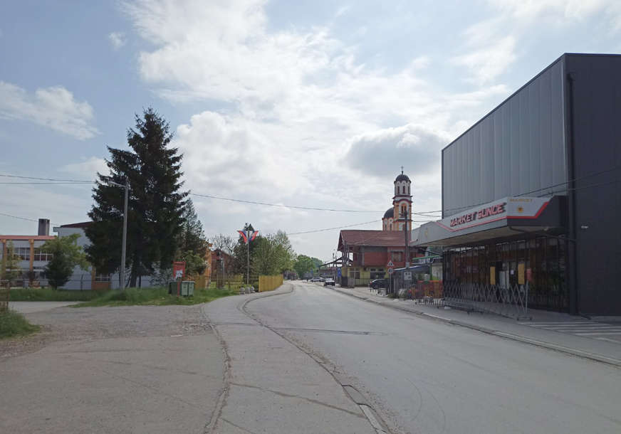 OBRAČUN KOD BANJALUKE Četiri osobe se tukle ispred "Pošte Srpske"
