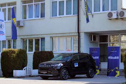 Kontinuirana podrška EU: Donirano terensko vozilo MUP Bosansko-podrinjskog kantona