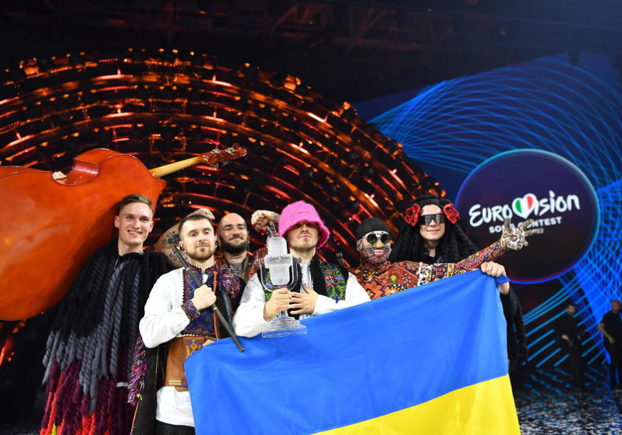 PODRŠKA ZEMLJI Pobjednici Evrovizije će prodati trofej kako bi prikupili novac za Ukrajinu
