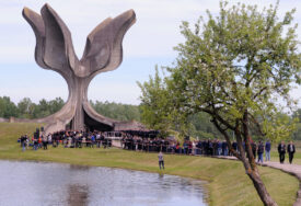 Genocid u Jasenovcu pred Skupštinom Crne Gore: Očuvanje sjećanja na ustaške zločine podržala 43 poslanika