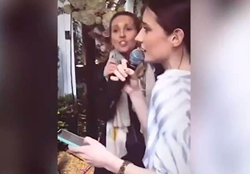 Zapjevala veliki hit i igrala bez prestanka: Jelena Đoković se provodila uz narodnjake, pa se latila mikrofona (VIDEO)