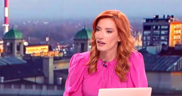 Jovana Joksimović snimljena bez šminke: Evo kako izgleda njena transformacija za jutarnji program (VIDEO)