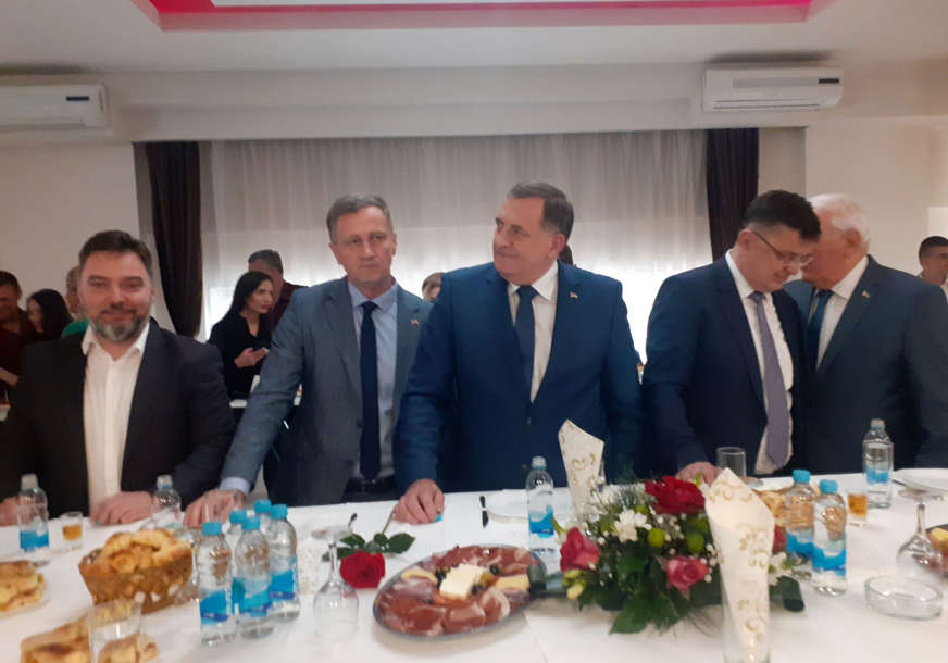“Radimo i gradimo" Dodik poručio da Srpska stvara uslove da mladi ostanu u svojoj otadžbini (VIDEO)