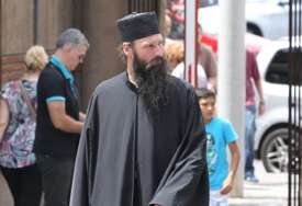 "Molitvom i mirom PRIGRLITE SVAKOGA" Episkop Ilarion POSLAO PORUKU STUDENTIMA