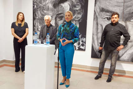 Otvorena izložba "Dva plus dva": Trivićeva istakla važnost povezivanja umjetnika iz Srpske i Srbije (FOTO)
