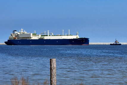 Ujedinjeni Arapski Emirati počeli da izvoze naftu u Evropu: Tanker "Duša Moskve" plovi ka holandskoj luci