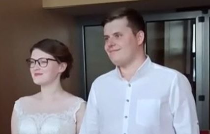 LJUBAV JAČA OD RATA Ruskinja i Ukrajinac se vjenčali u Podgorici, kum im je Banjalučanin