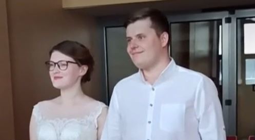 LJUBAV JAČA OD RATA Ruskinja i Ukrajinac se vjenčali u Podgorici, kum im je Banjalučanin