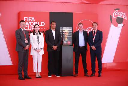 PRAVA MAGIJA Oficijelni FIFA World Cup™ Trophy Tour by Coca-Cola stigao u Sarajevo (FOTO)