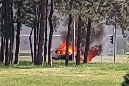 KULJA DIM KOD PALATE Zapaljen automobil u pokretu (VIDEO)
