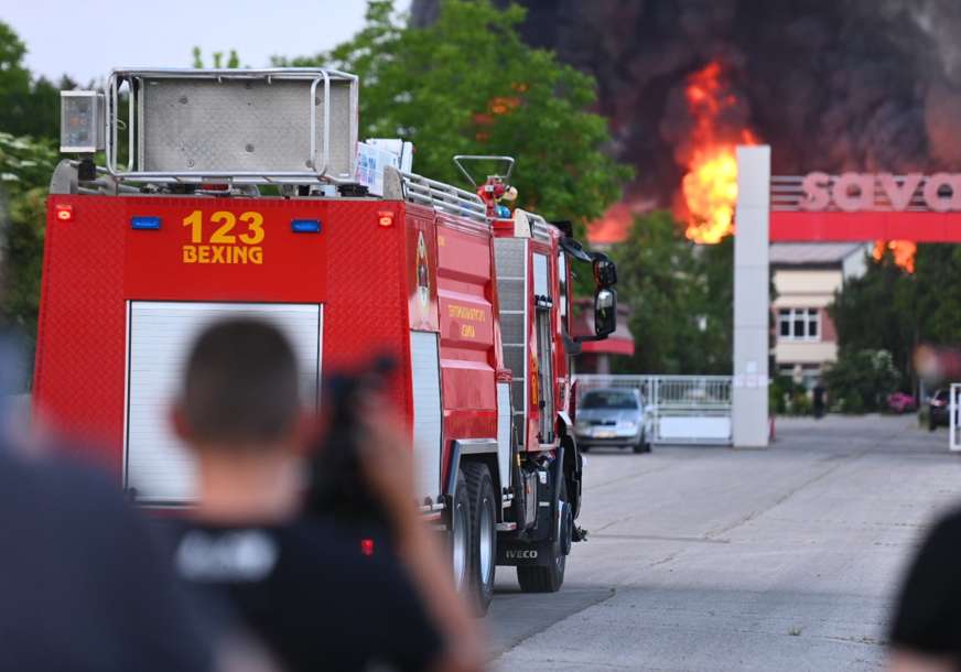 "Gašenja požara se privodi kraju" Više informacija o vatrenoj stihiji u fabrici "Sava" nakon istrage