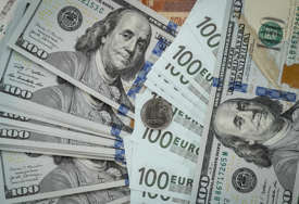Dolar pao ispod 60 rubalja na Moskovskoj berzi