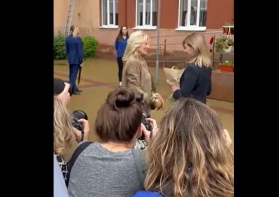 NEOČEKIVANE POSJETE UKRAJINI Prva dama SAD se sastala sa suprugom Zelenskog, u Kijevu pjevao Bono Voks (FOTO,VIDEO)