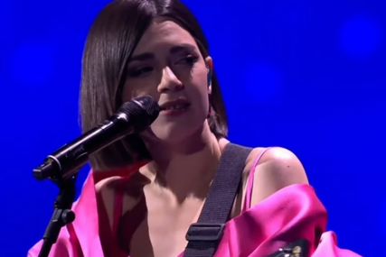 Kladionice joj nisu naklonjene: Hrvatica oduševila nastupom, mnogima liči na ovu pjevačicu (VIDEO)