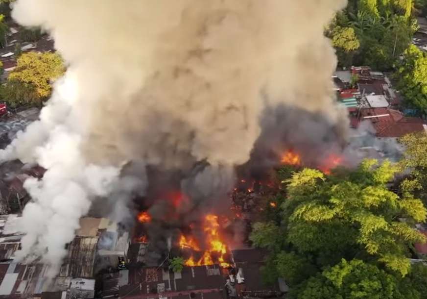 Tragedija na Filipinima: U požaru uništene kuće, stradalo osam osoba, uključujući i ŠESTORO DJECE (VIDEO)
