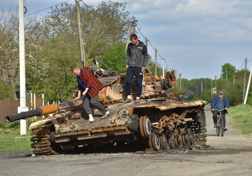 Nije utvrđen tačan broj: Azovstalj napustili autobusi sa ukrajinskim vojnicima