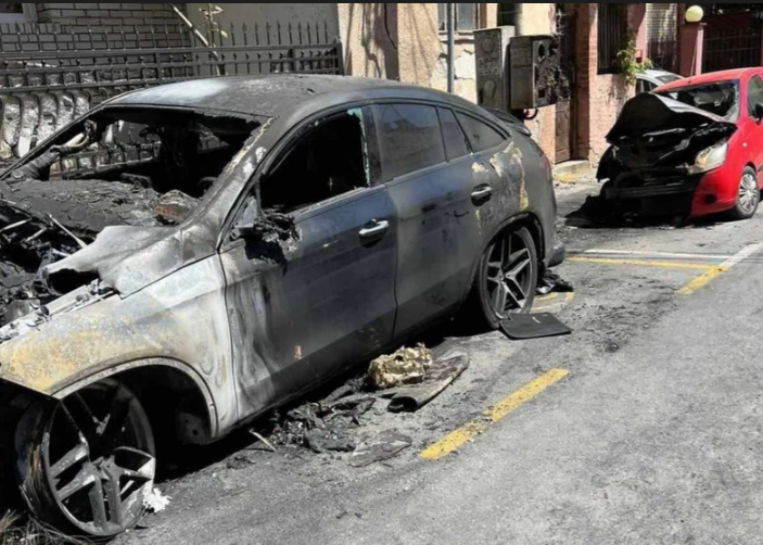 Ona je vlasnik auta koji je eksplodirao: Od "mercedesa" ostalo zgarište, čeka se IZVJEŠTAJ POLICIJE (FOTO)