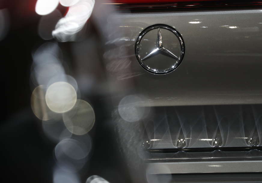 Potencijalni problem sa kočionim sistemom: "Mercedes-Benc" sa tržišta povlači skoro milion starijih vozila