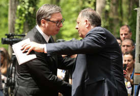 „Hvala Miloradu Dodiku na prijateljstvu“ Vučić poručio da u nedjelju pobjeđuje za Srbiju i Srpsku, lider SNSD pružio podršku SNS